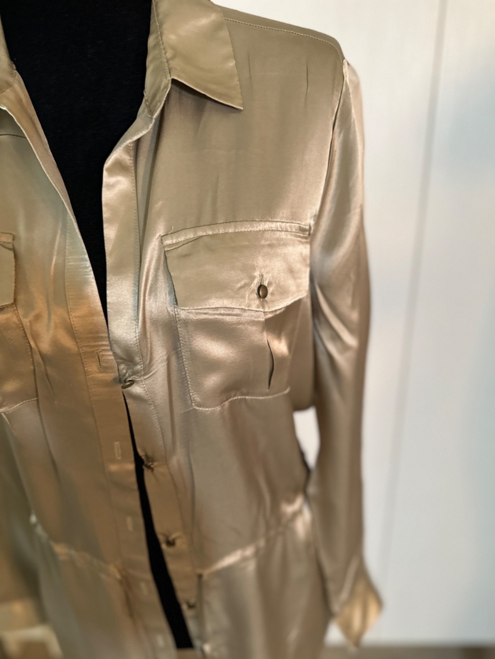 NWT BANANA, REPUBLIC, SILK BLOUSE, LARGE 🔥🔥♥️ - Picture 4 of 12